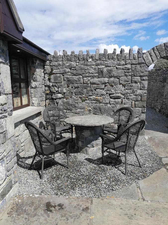 Aille River Tourist Hostel And Camping Doolin Exterior photo
